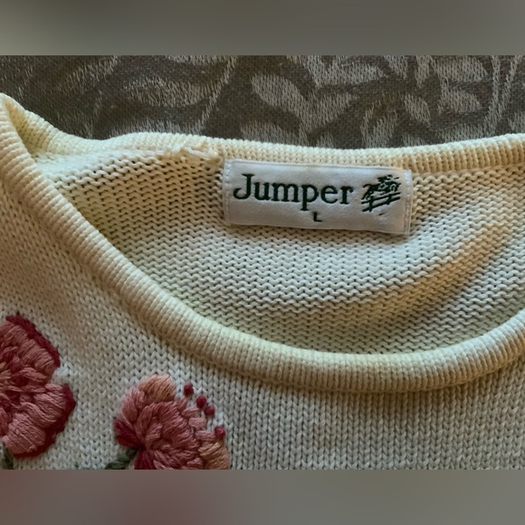 Vintage Cream Floral Embroidered Women's Sweater - Picture 9 of 10